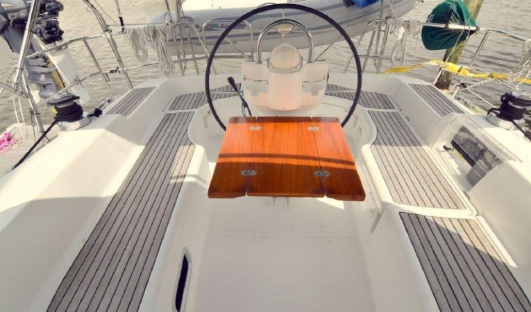 39 Beneteau Wheel / Cockpit helm