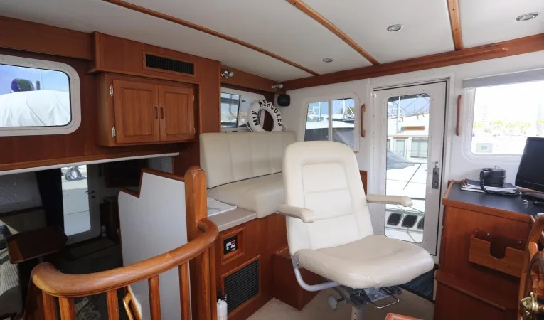 42 Nordic Tugs Lower Helm Seating