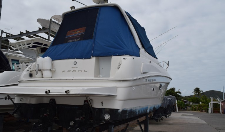 30 Regal Starboard quarter