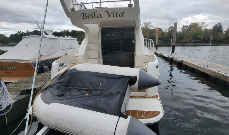 42 Azimut 