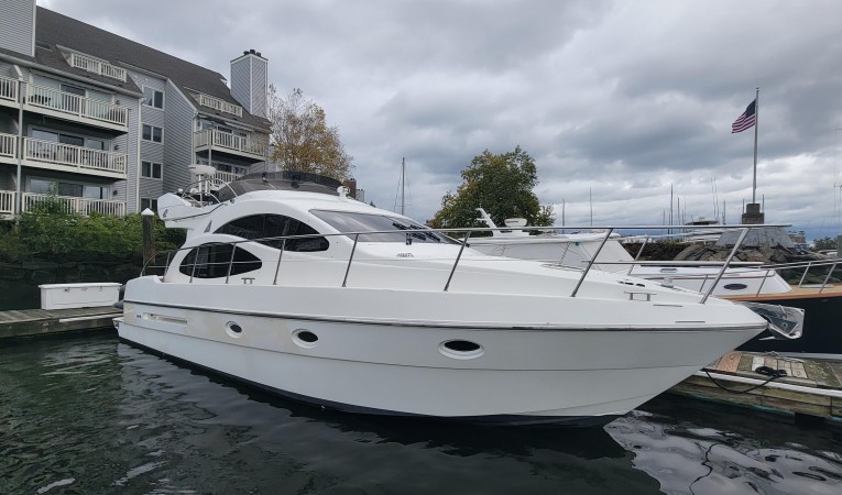 42 Azimut 