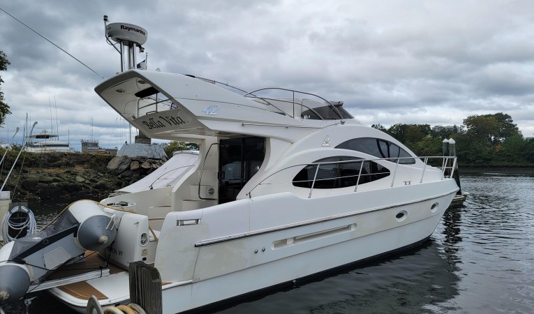 42 Azimut 