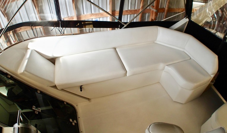 45 Bayliner Flybridge Starboard