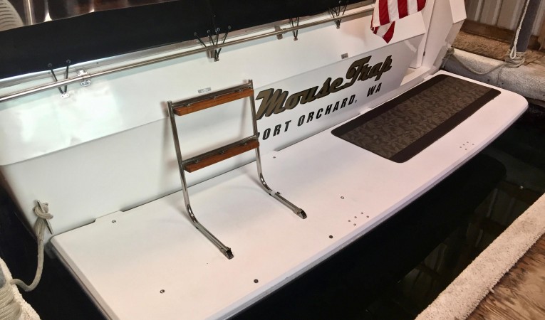 45 Bayliner Swim Platform