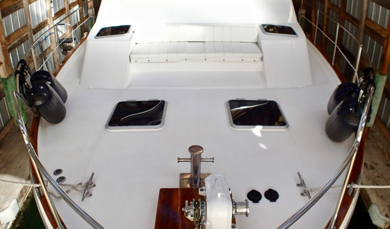45 Bayliner Foredeck