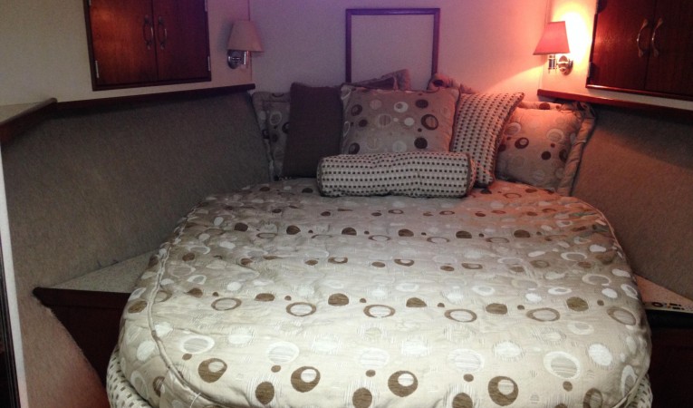 47 Buddy Davis Master Stateroom