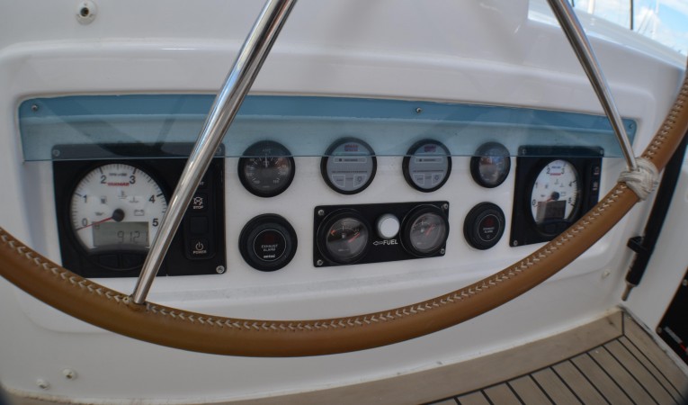 58 Leopard Engine controls and guages