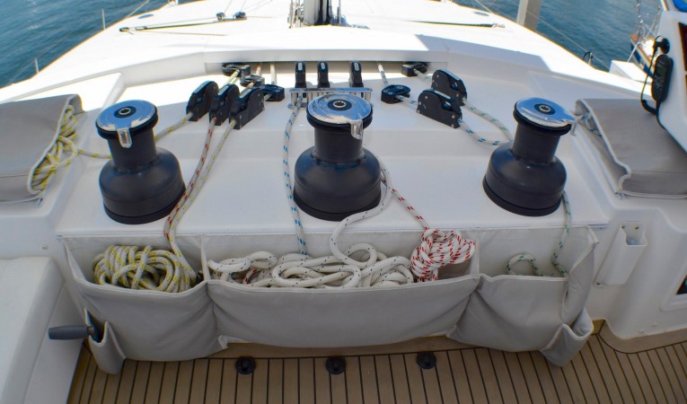 58 Leopard Electric winches with custom stoppers