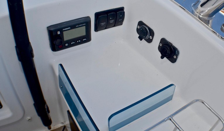 58 Leopard Stereo Remote and lighting