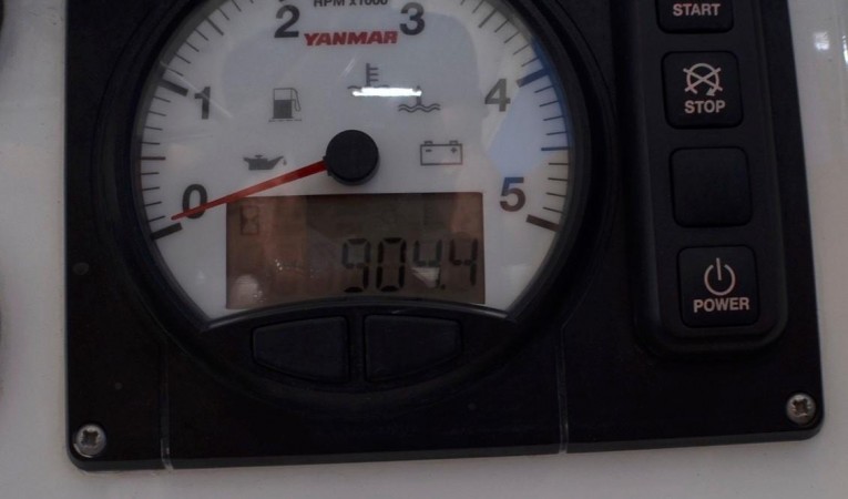 58 Leopard 904 Starboard Engine Hours