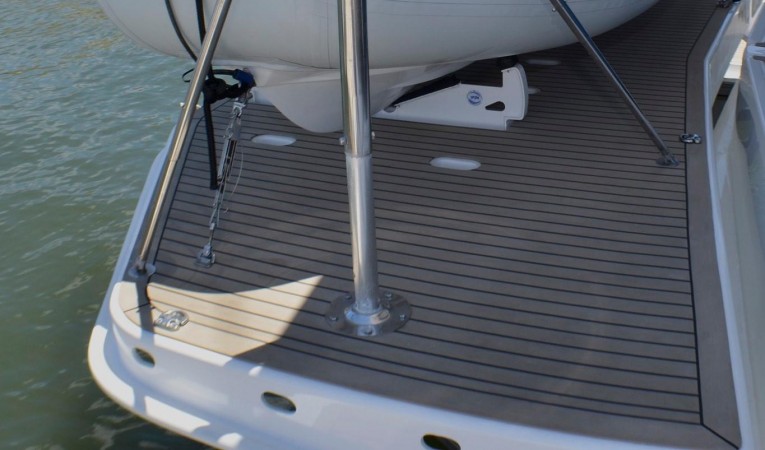 58 Leopard Dinghy with docking stancion