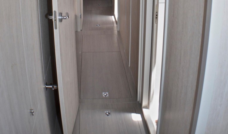 58 Leopard Port side