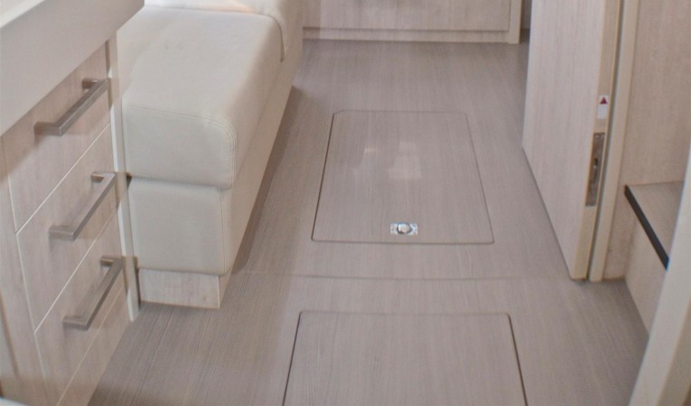 58 Leopard Owners lounge