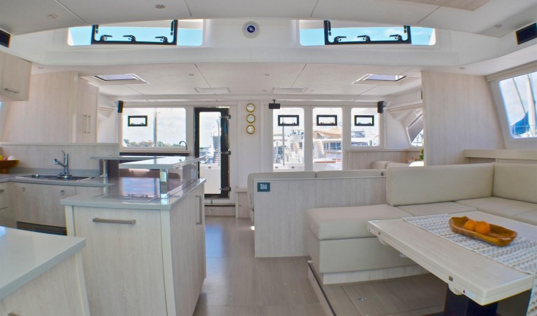 58 Leopard Huge Salon