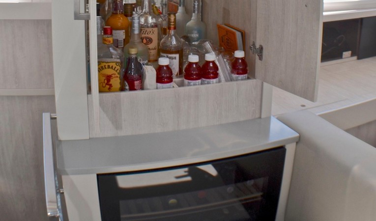 58 Leopard Bar in Salon