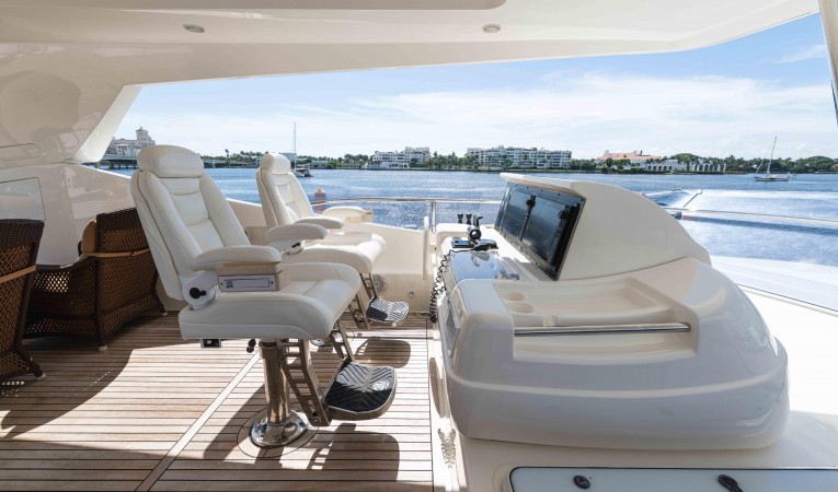 88 Ferretti Yachts 