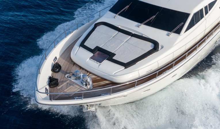 88 Ferretti Yachts 