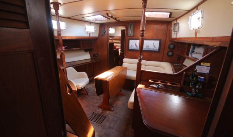 43 Endeavour Huge salon area