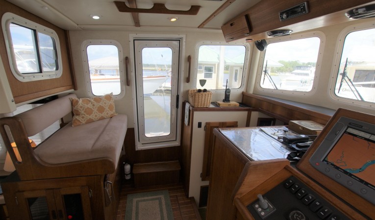 32 Nordic Tugs pilothouse to port