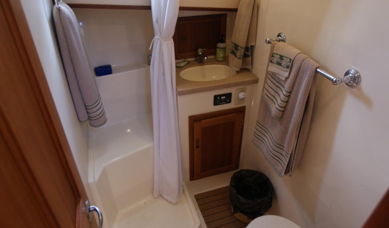 32 Nordic Tugs head detail