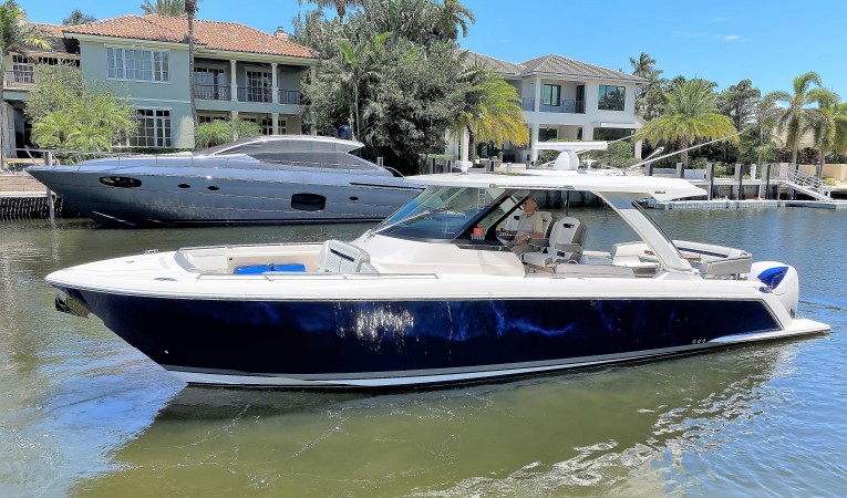 38 Tiara Sport 
