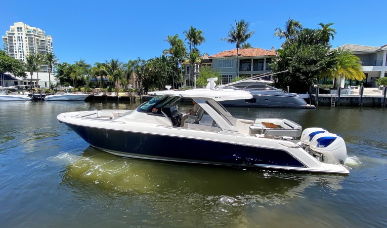 38 Tiara Sport 