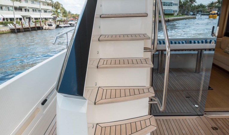 72 Absolute Stairs to Flybridge