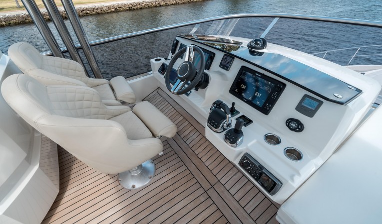 72 Absolute Flybridge Helm 2