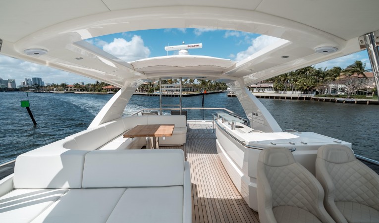 72 Absolute Flybridge Aft