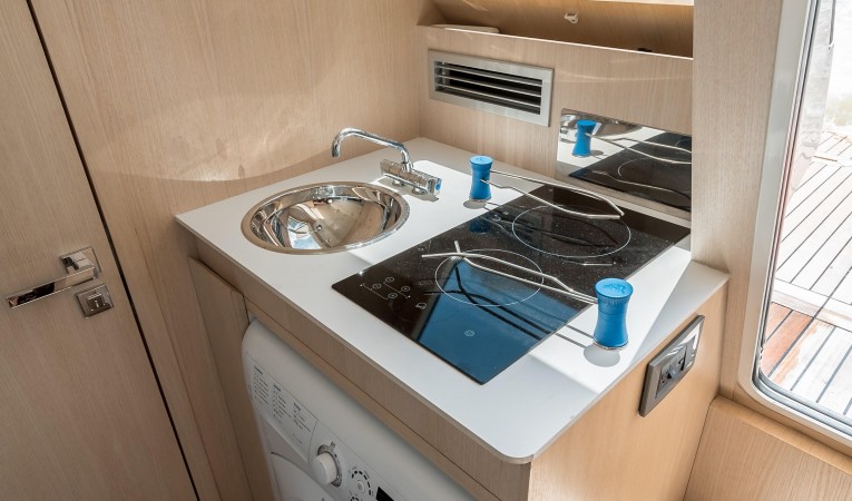 72 Absolute Sink, Cooktop, and Washer/Dryer