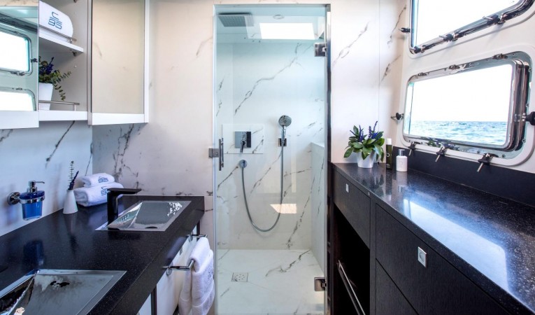 95 Blue Coast Yachts 