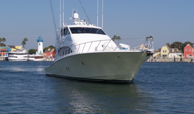 77 Hatteras Starboard Bow