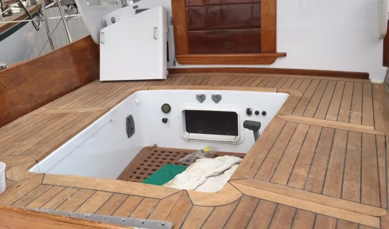 38 Alajuela Teak Cockpit