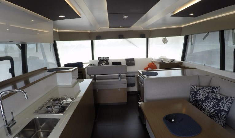 37 Fountaine Pajot Extended Salon