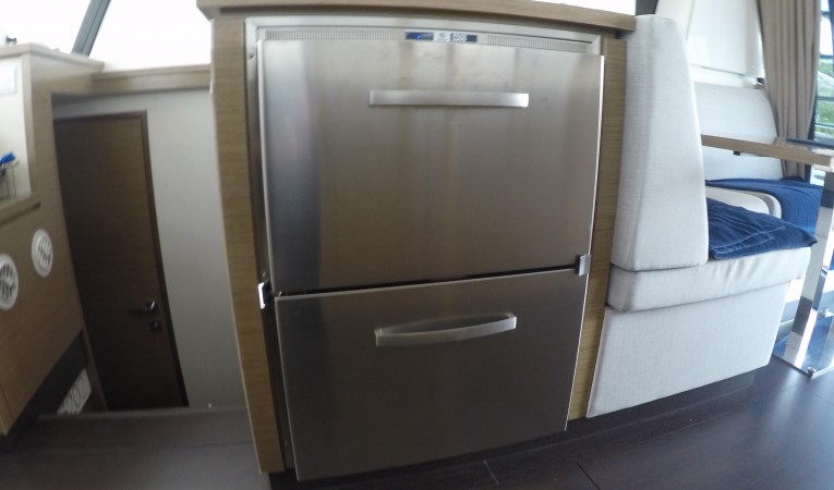 37 Fountaine Pajot Vertifrigo Fridge/Freezer