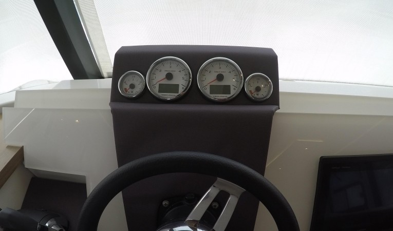 37 Fountaine Pajot Lower Helm