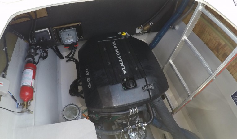 37 Fountaine Pajot Volvo D-3 220 HP