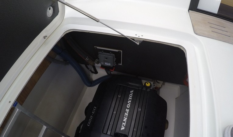 37 Fountaine Pajot Volvo D-3 220 HP