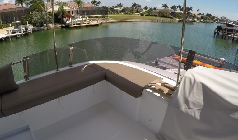 37 Fountaine Pajot Extra bridge seating