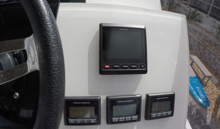 37 Fountaine Pajot Garmin Auto Pilot