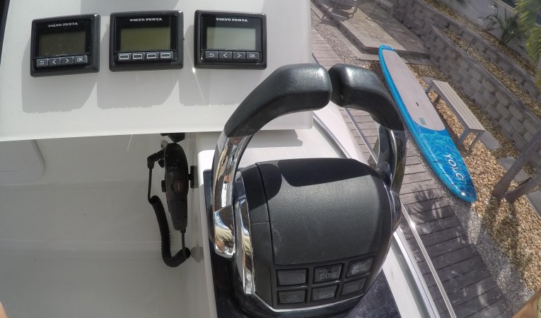 37 Fountaine Pajot Controls