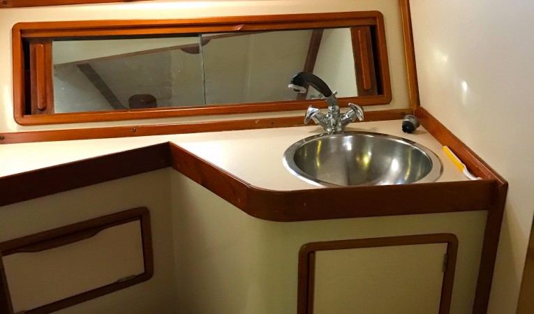 38 Irwin Ensuite Head