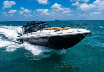 47' Intrepid 2021