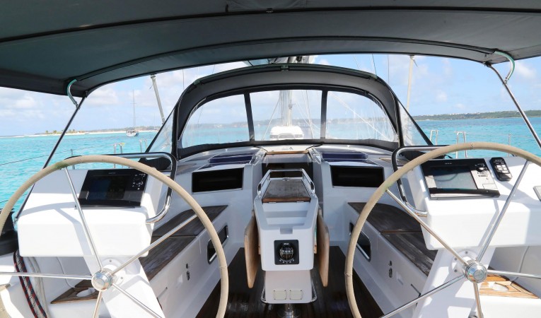 51 Hanse Cockpit - view from aft