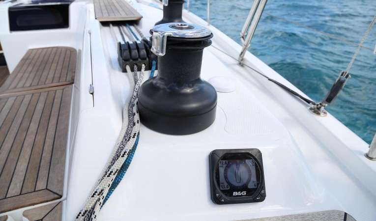 51 Hanse Cockpit -lines and winch