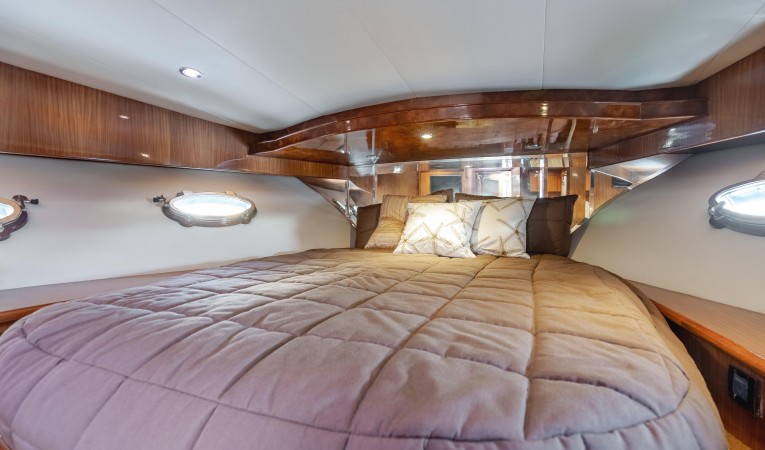 52 Ocean Alexander Master Stateroom Forward