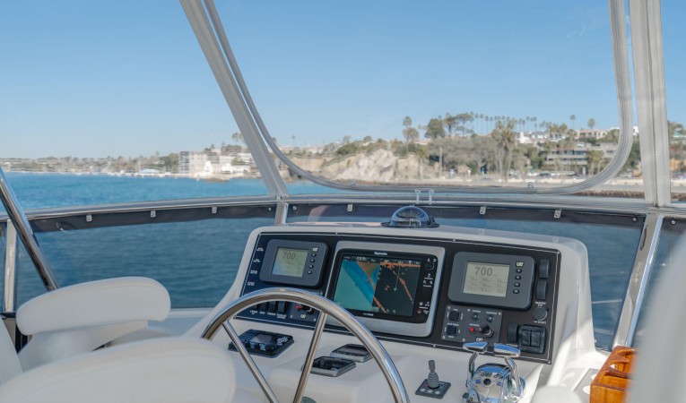 52 Ocean Alexander Control Station Console