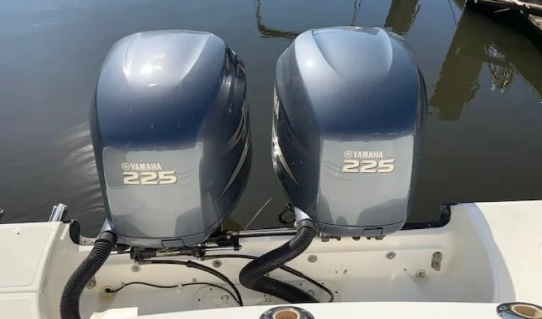 30 Boston Whaler 