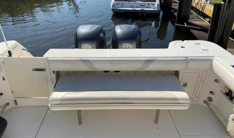 30 Boston Whaler 