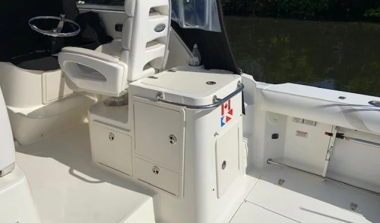 30 Boston Whaler 